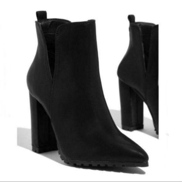 !! NEW !! Black Lug Sole Booties - Picture 5 of 9